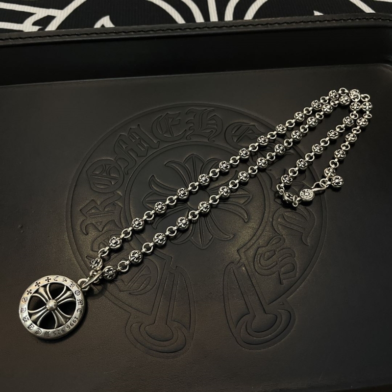 Ch*0me He**ts necklaces